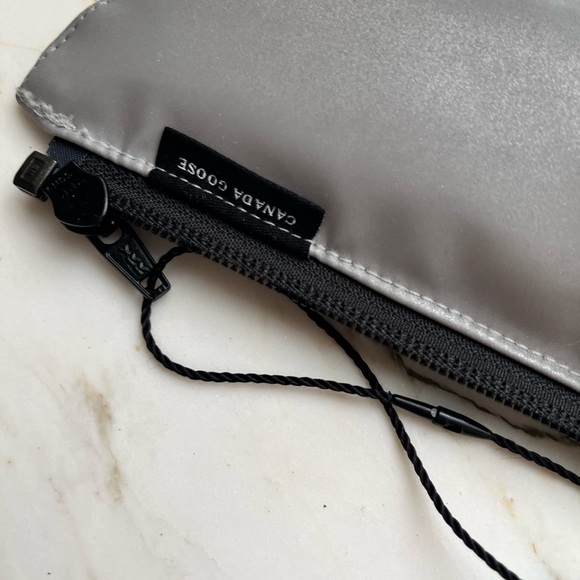 Canada Goose Unisex Reflective Down Hood Trim (NWT) - Picture 6 of 7